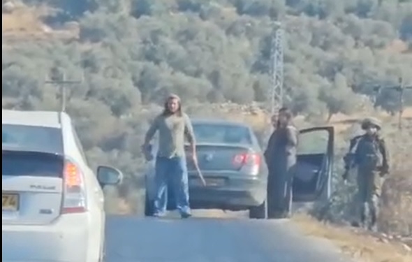 Israeli colonists attack Palestinian vehicles south of Bethlehem