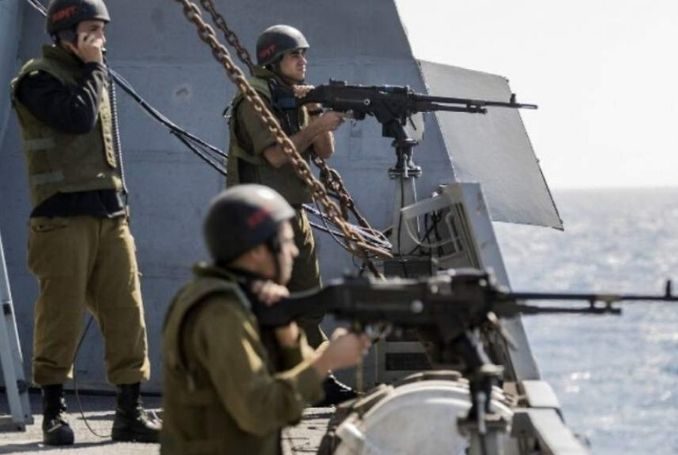 Israeli navy attacks Gaza fishermen, two fishermen shot and injured 