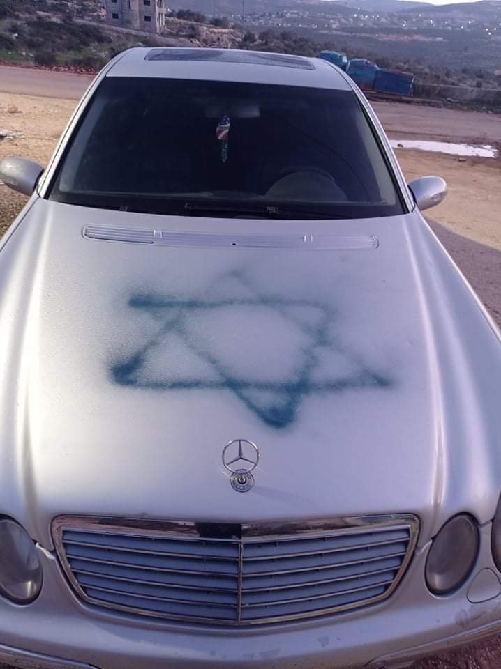 Israeli settlers slash tires of Palestinian vehicles near Salfit