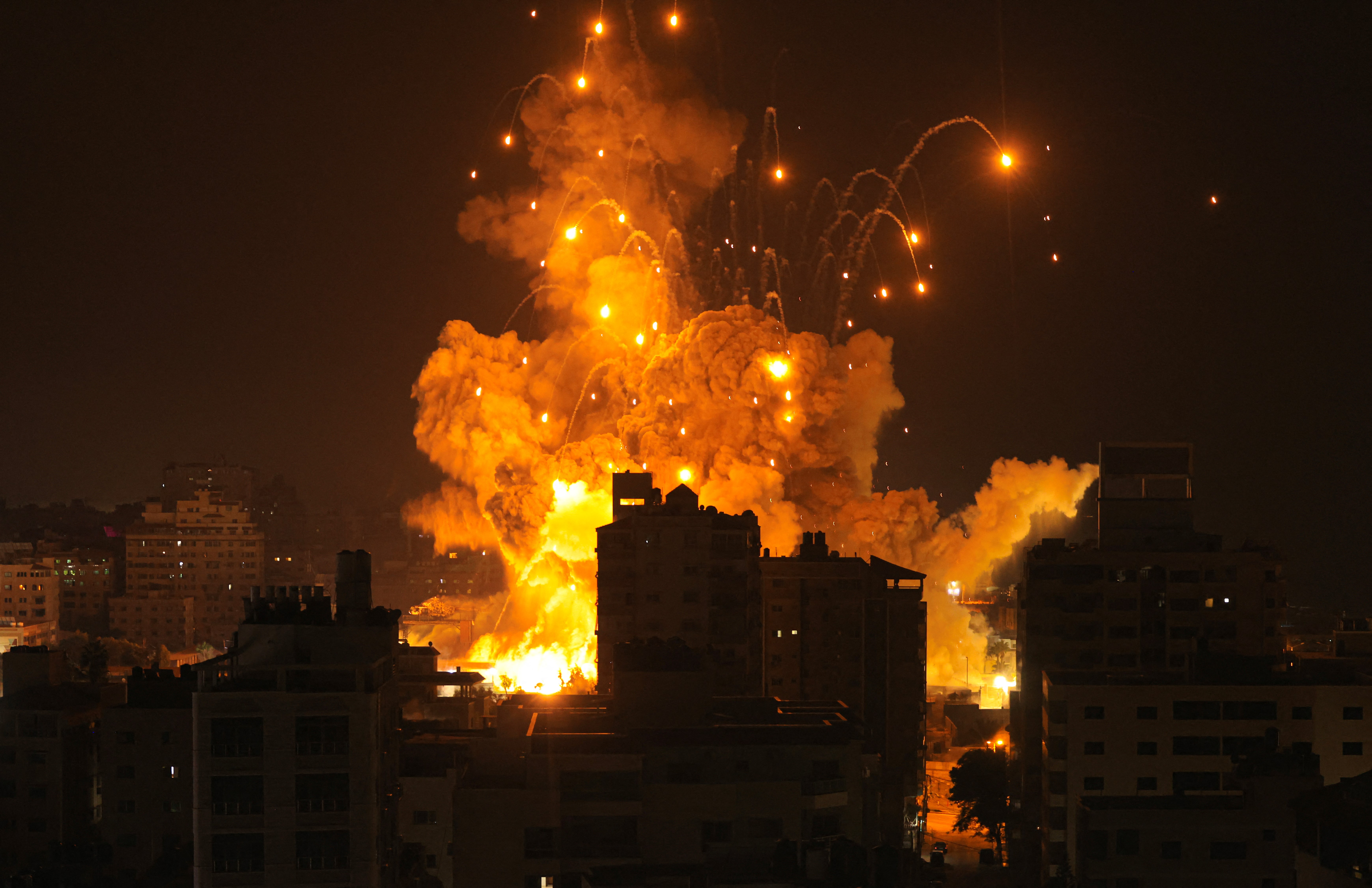 Palestinians killed in new Israeli raids on the Gaza, Israeli navy bombs the Gaza coast