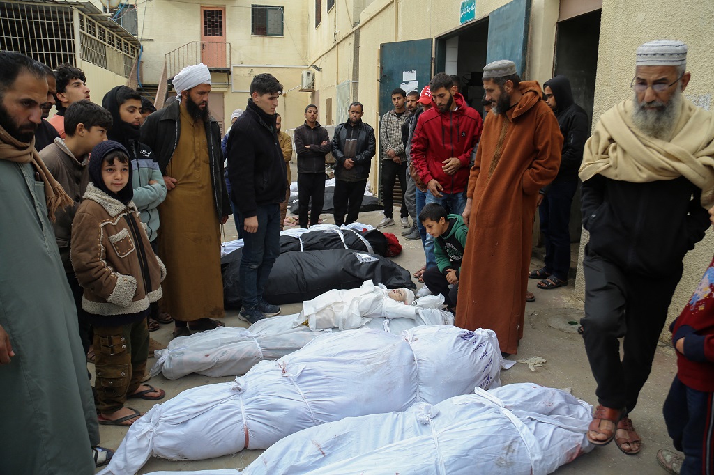 52 Palestinians killed in 5 Israeli massacres in Gaza in last 24 hours
