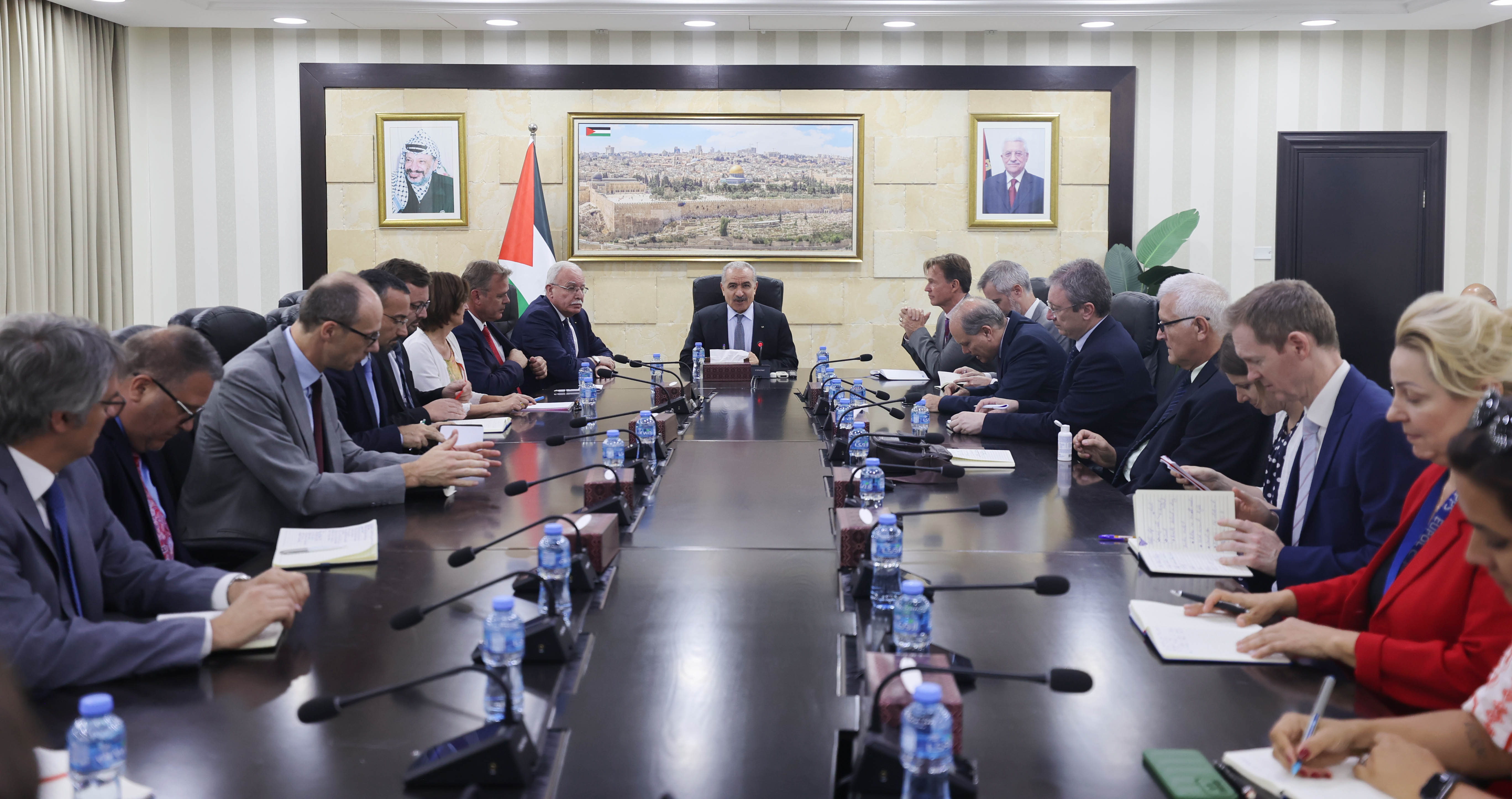 Premier urges EU to take serious action to confront Israeli settlement policy