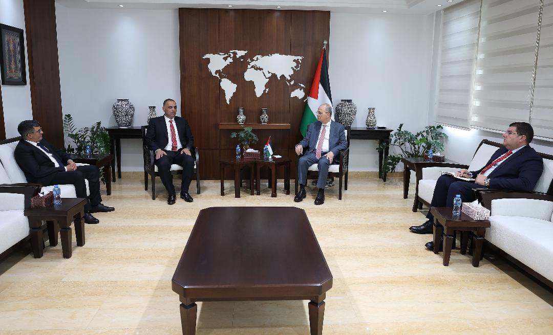 Prime Minister Mustafa calls for intensifying efforts to support Jerusalem city and its people  
