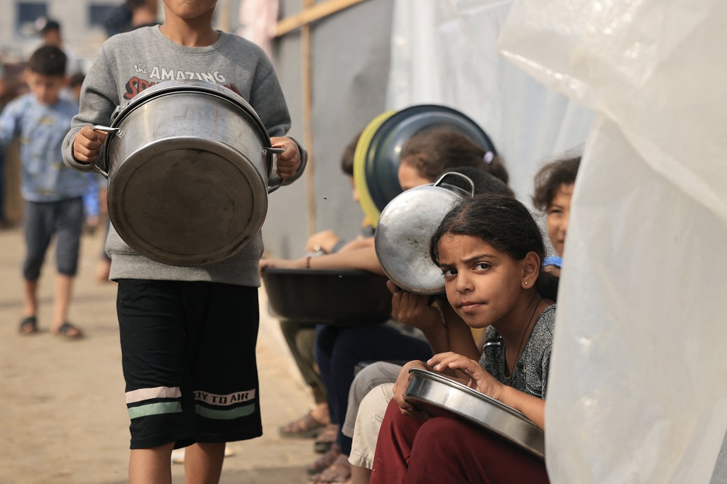 Israeli bombardment, ground operations and besiegement of entire population in Gaza have caused catastrophic levels of acute food insecurity - IPC