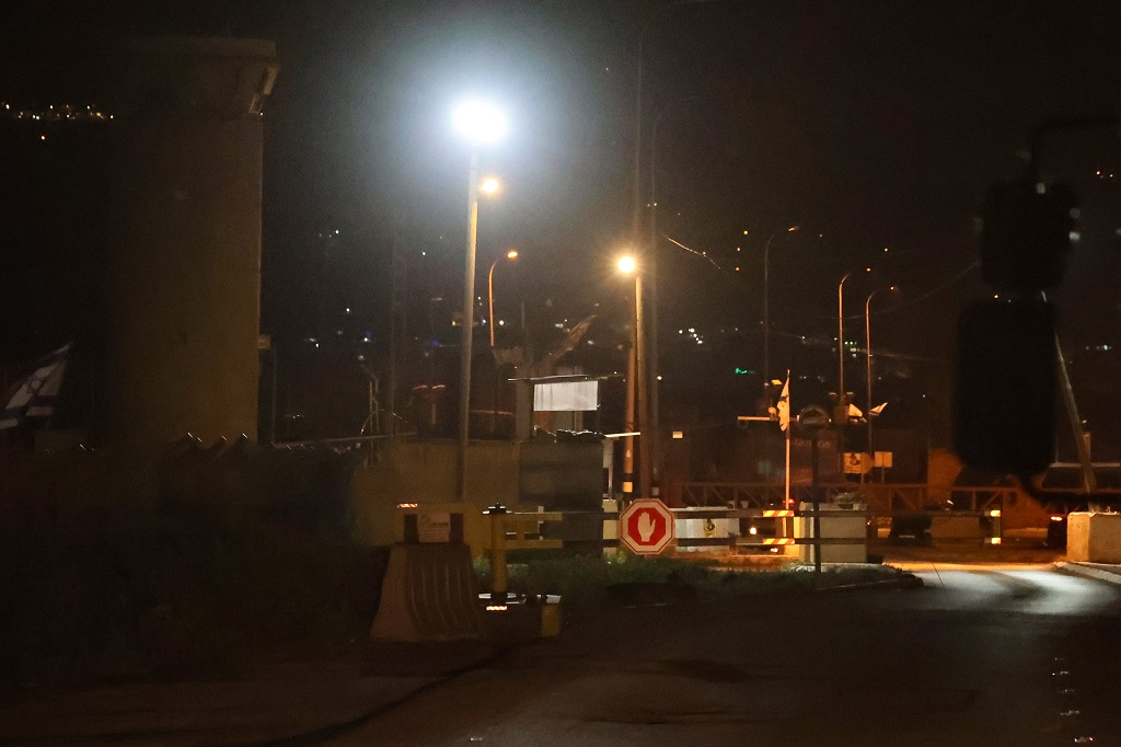 Israeli forces shoot, injure Palestinian near Nablus