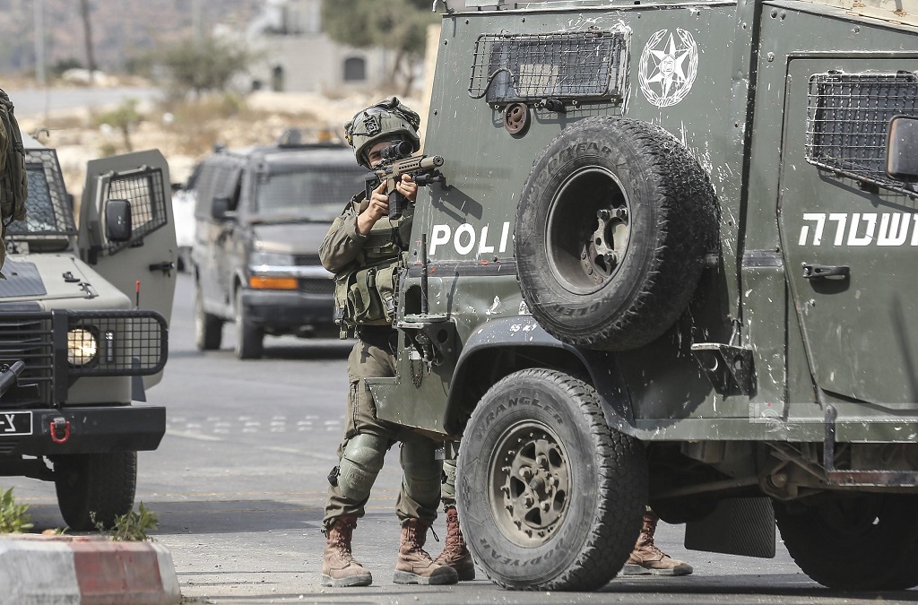 Palestinian youth injured by Israeli gunfire near Ramallah 