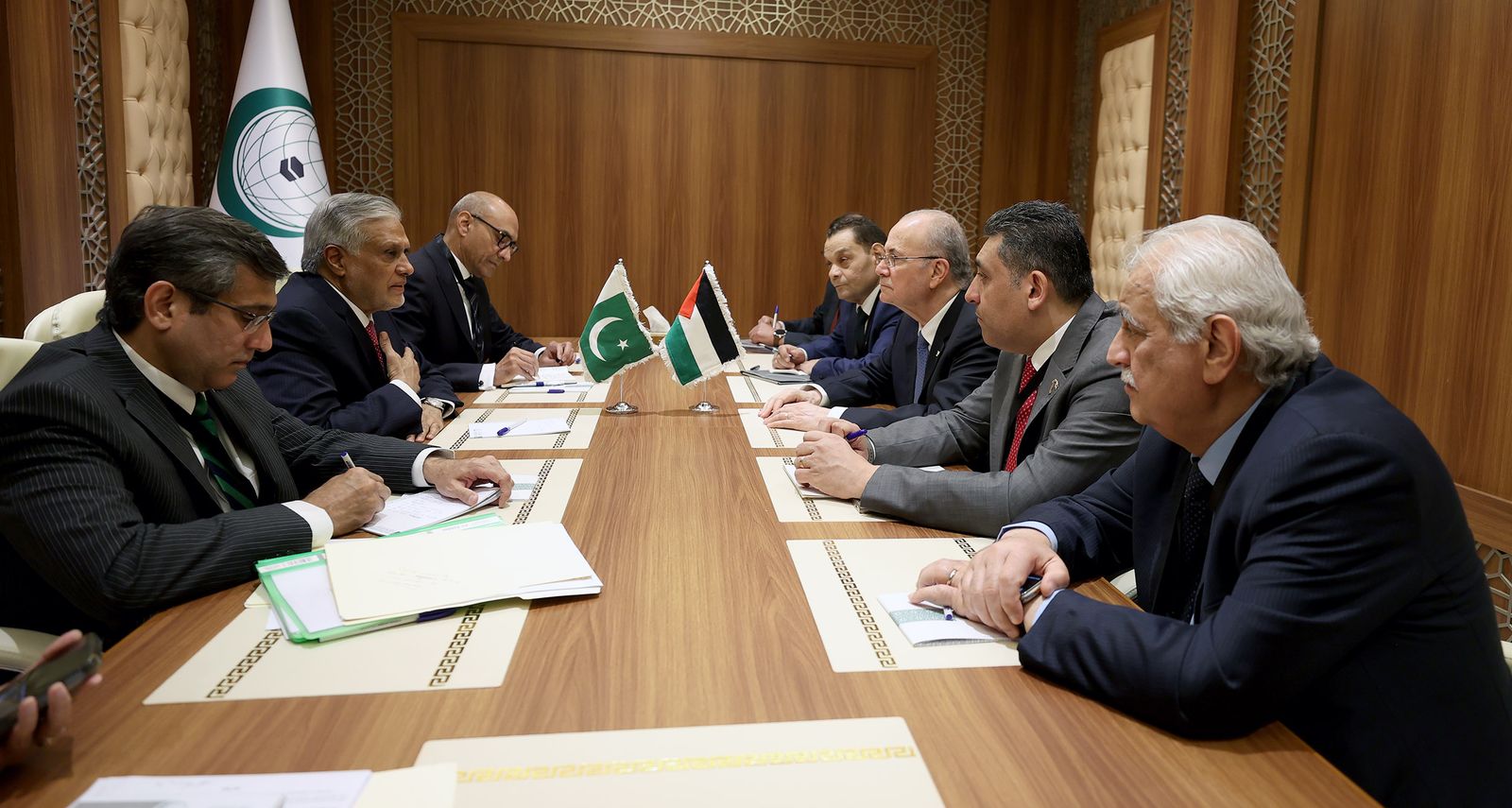 PM Mustafa discusses intensifying efforts to end Israeli aggression, Gaza reconstruction with FMs of Pakistan, Turkey, and Egypt
