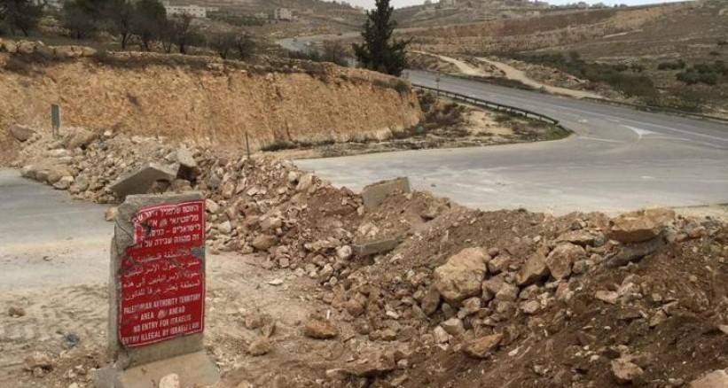 Israeli forces seal off access to stone-cutting factories in Bethlehem-district town