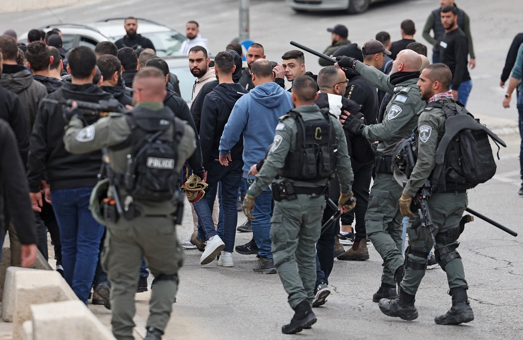 Israeli troops assault worshipers, restrict access to Al-Aqsa Mosque
