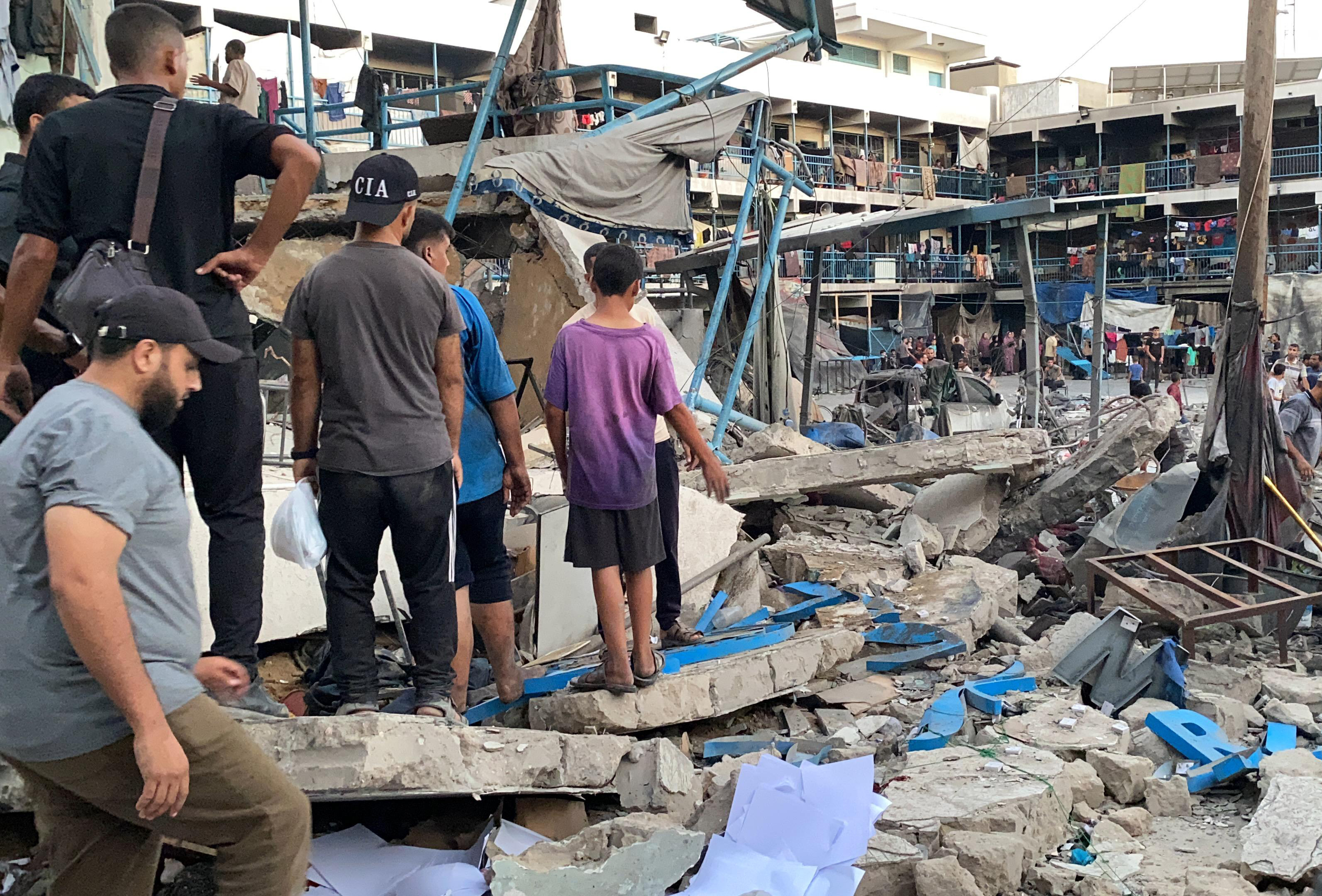 28 Gazans killed in Israeli bombing of school housing displaced people