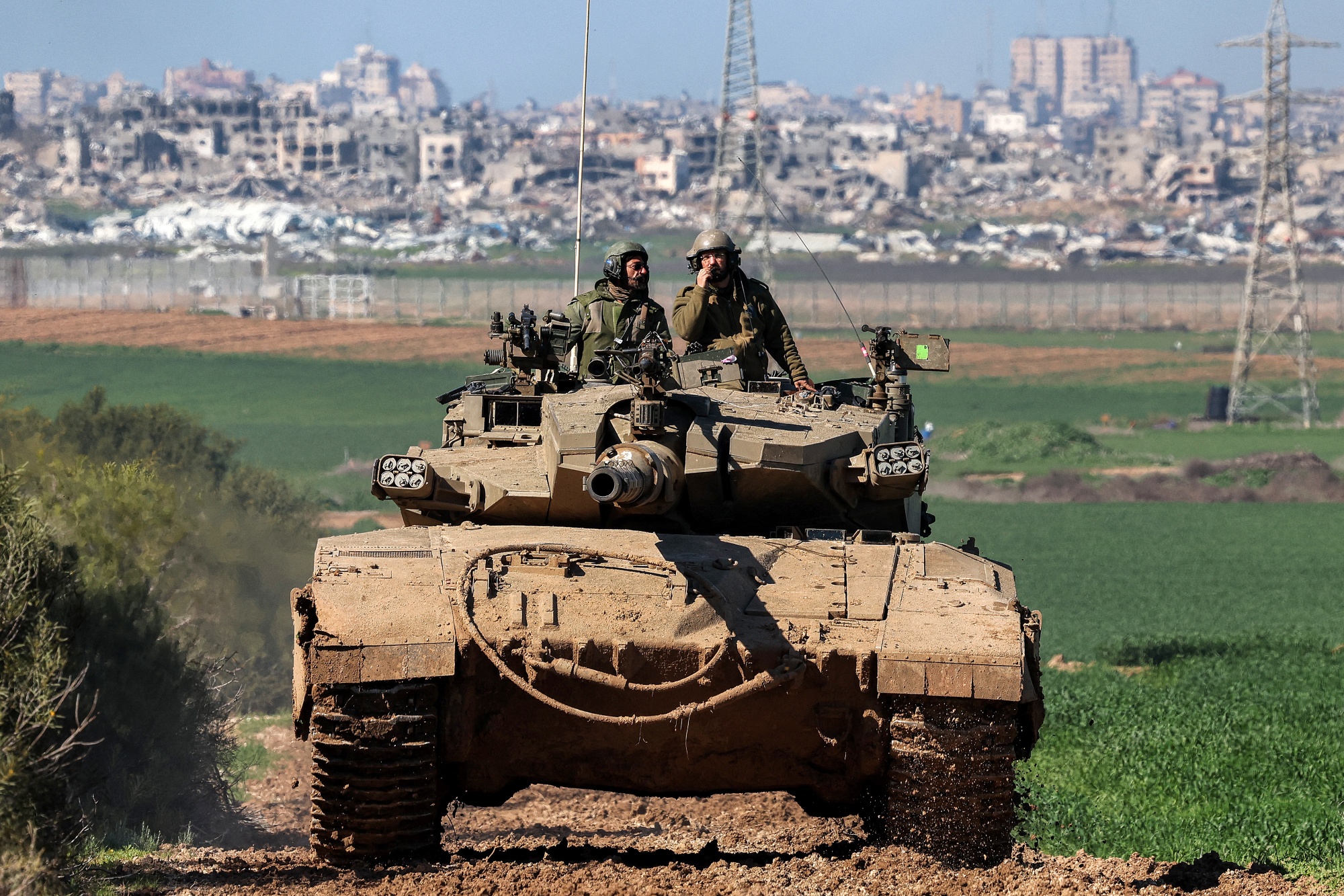 Israeli occupation army embarks on ground offensive in Hamad City