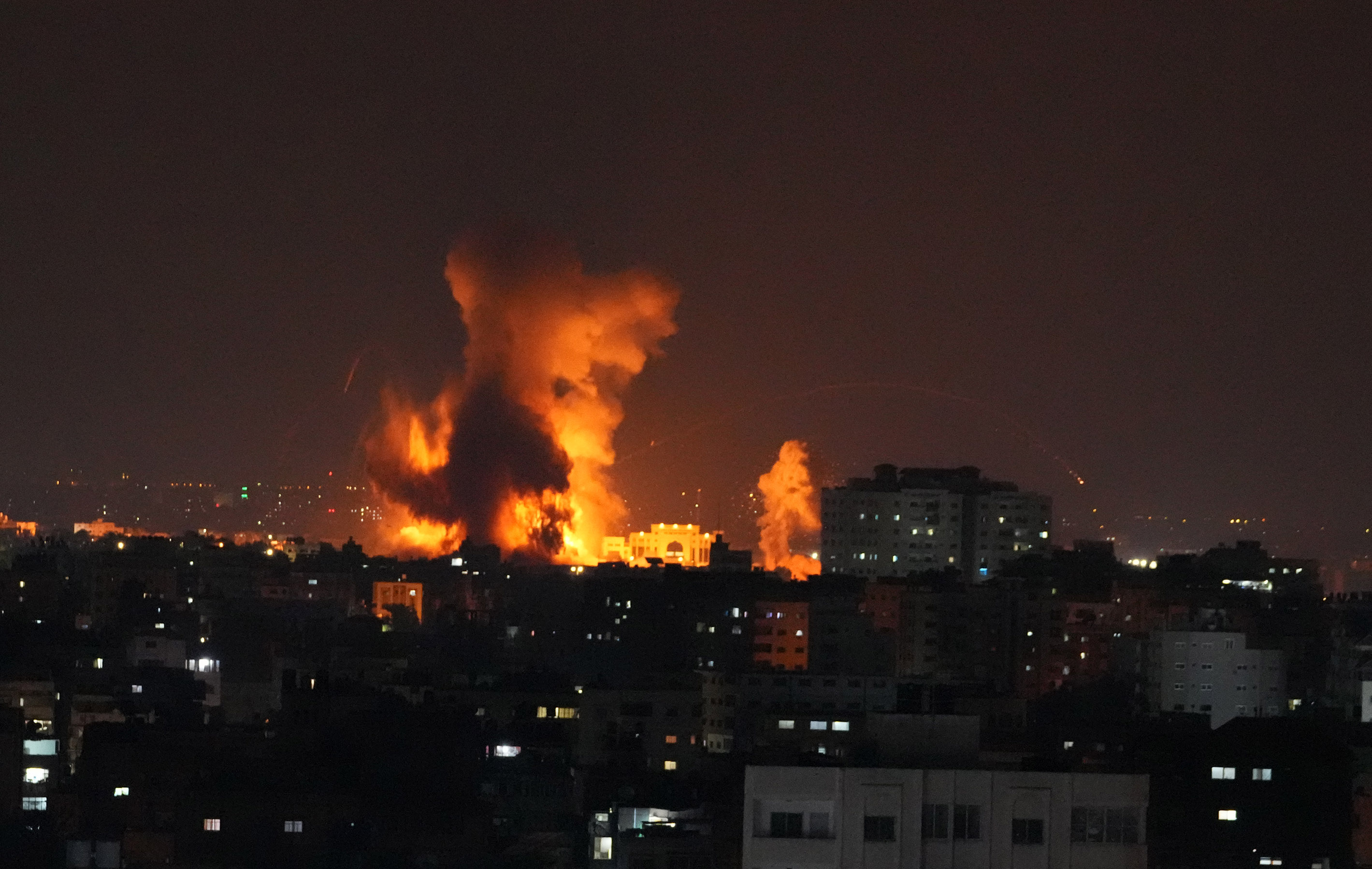 Israeli warplanes bomb sites in Gaza