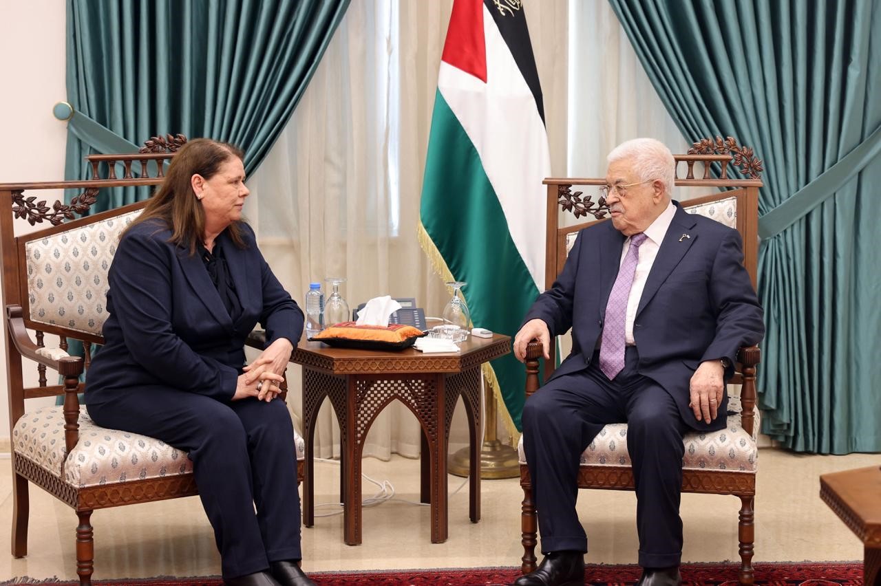 President Abbas meets Fadwa Barghouti in support of campaign for Marwan Barghouti’s release