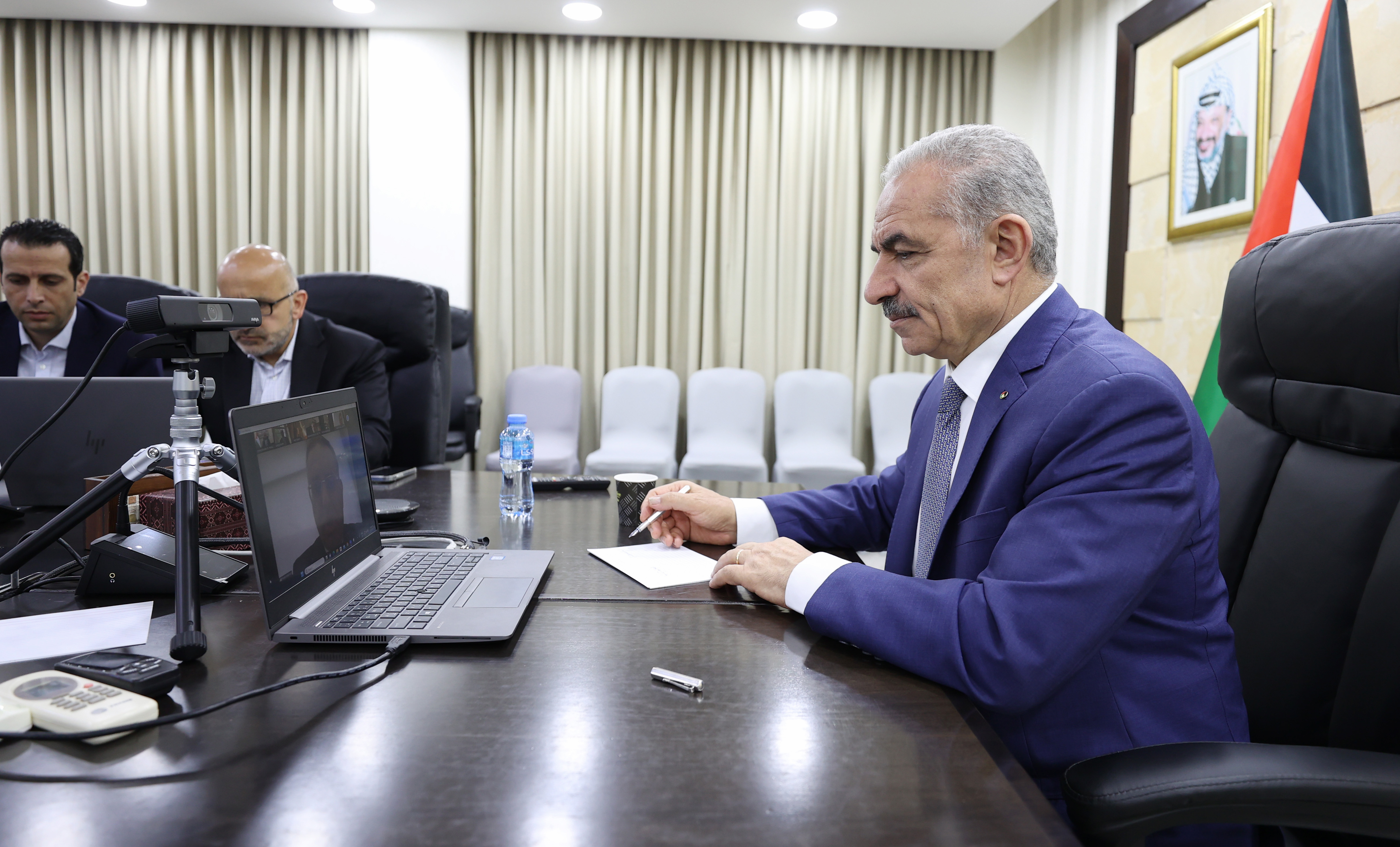 PM Shatyyeh discusses importance of protecting the two-state solution with US Republican Congressman