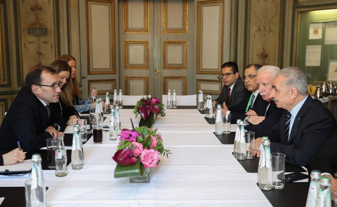 PM Shtayyeh, Norway’s FM discuss efforts to stop Israeli aggression against Palestinian people