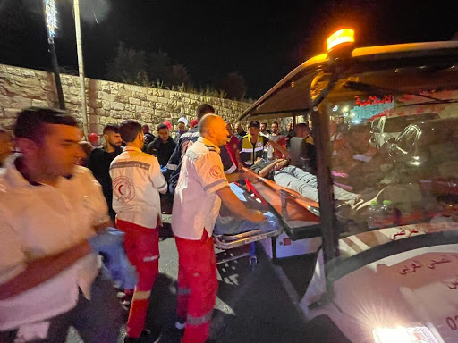 Scores of worshipers injured for 2nd night as Israel clamps down on worshipers