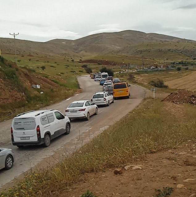 Israeli occupation forces continue, for the 20th day, to tighten measures at al-Hamra checkpoint in Jordan Valley