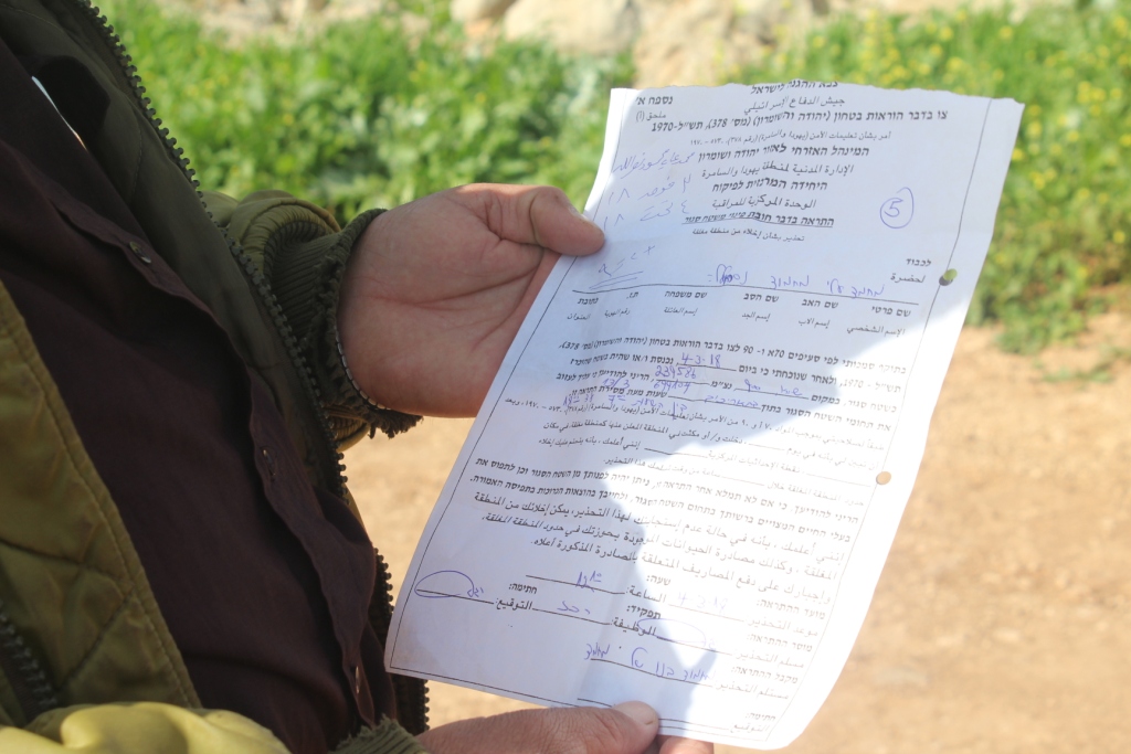 Israeli forces order stop-construction work on ten houses in Nablus area