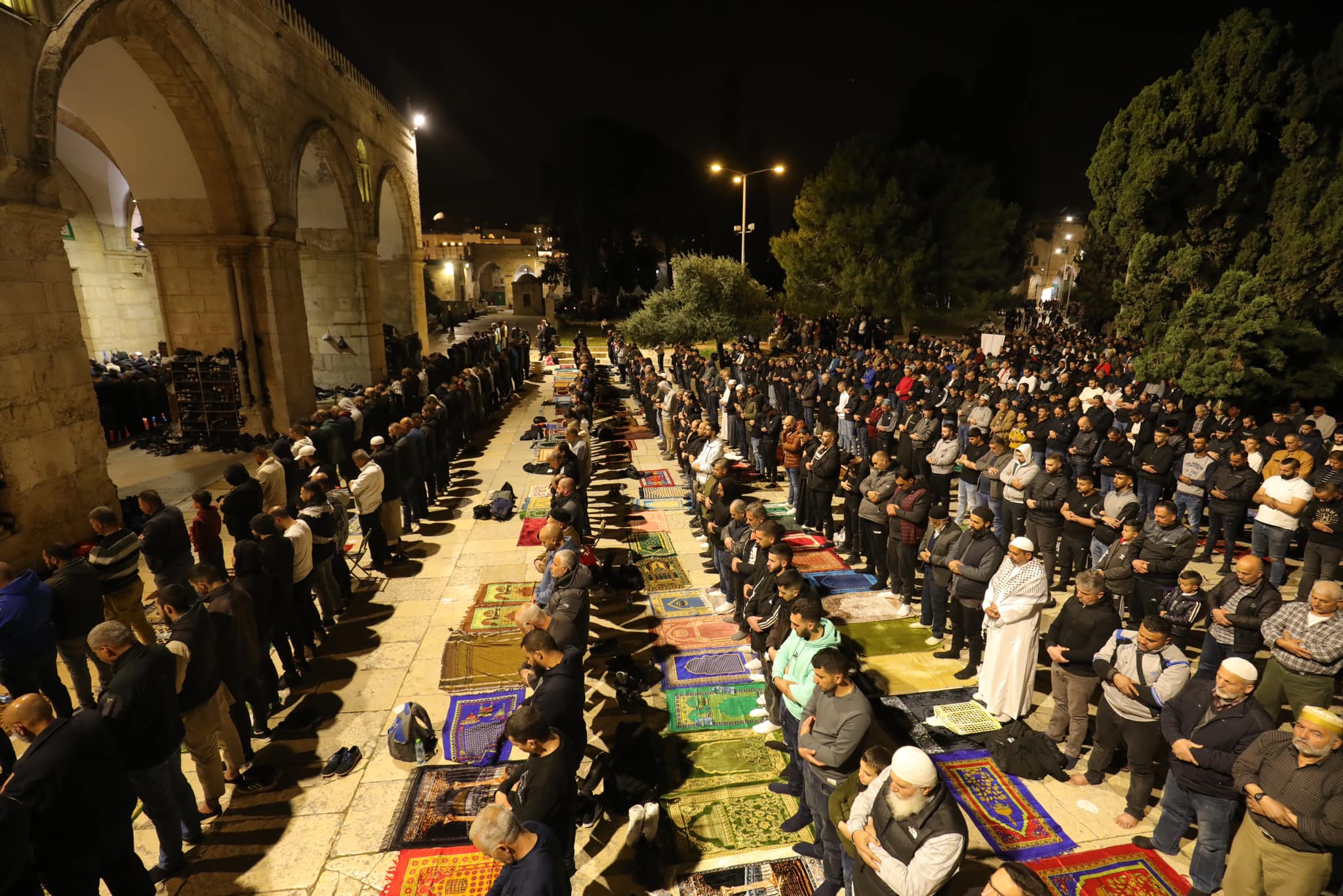 20,000 Palestinian worshippers attend  Isha and Taraweeh prayers at Al-Aqsa Mosque 