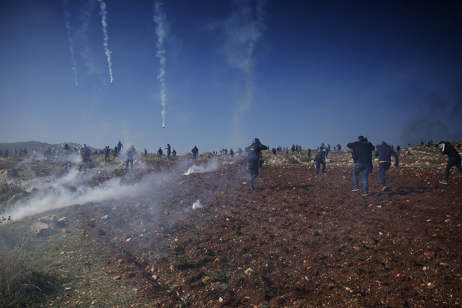 Palestinian injured as occupation forces attack anti-settlement protest near Ramallah 