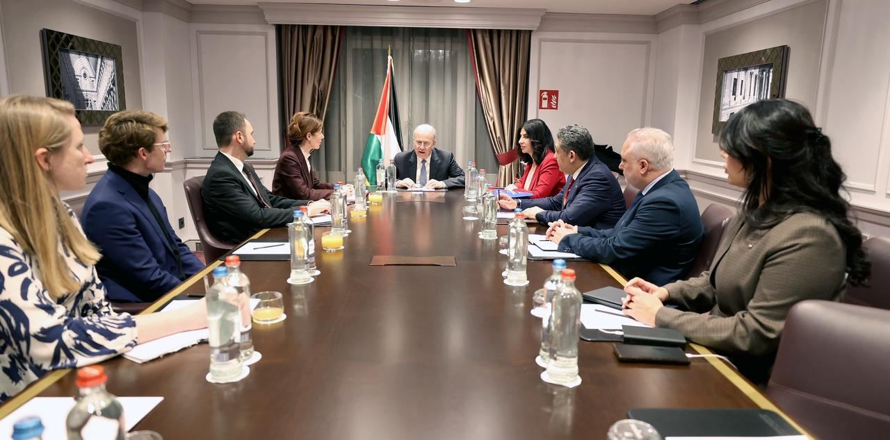 Prime Minister Mustafa discusses efforts to consolidate Gaza ceasefire with European officials 