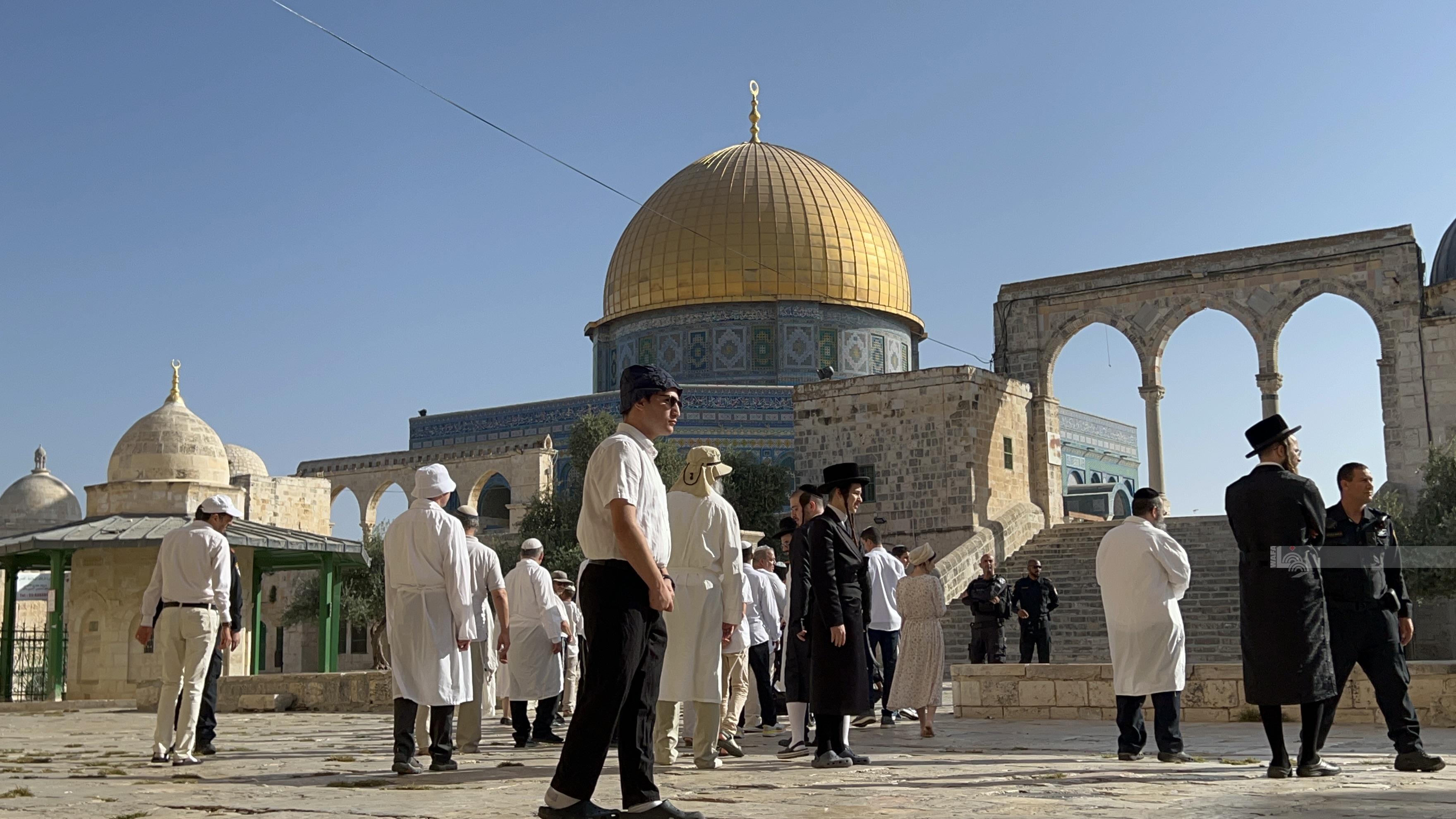 Israeli settlers break into Jerusalem's Aqsa mosque