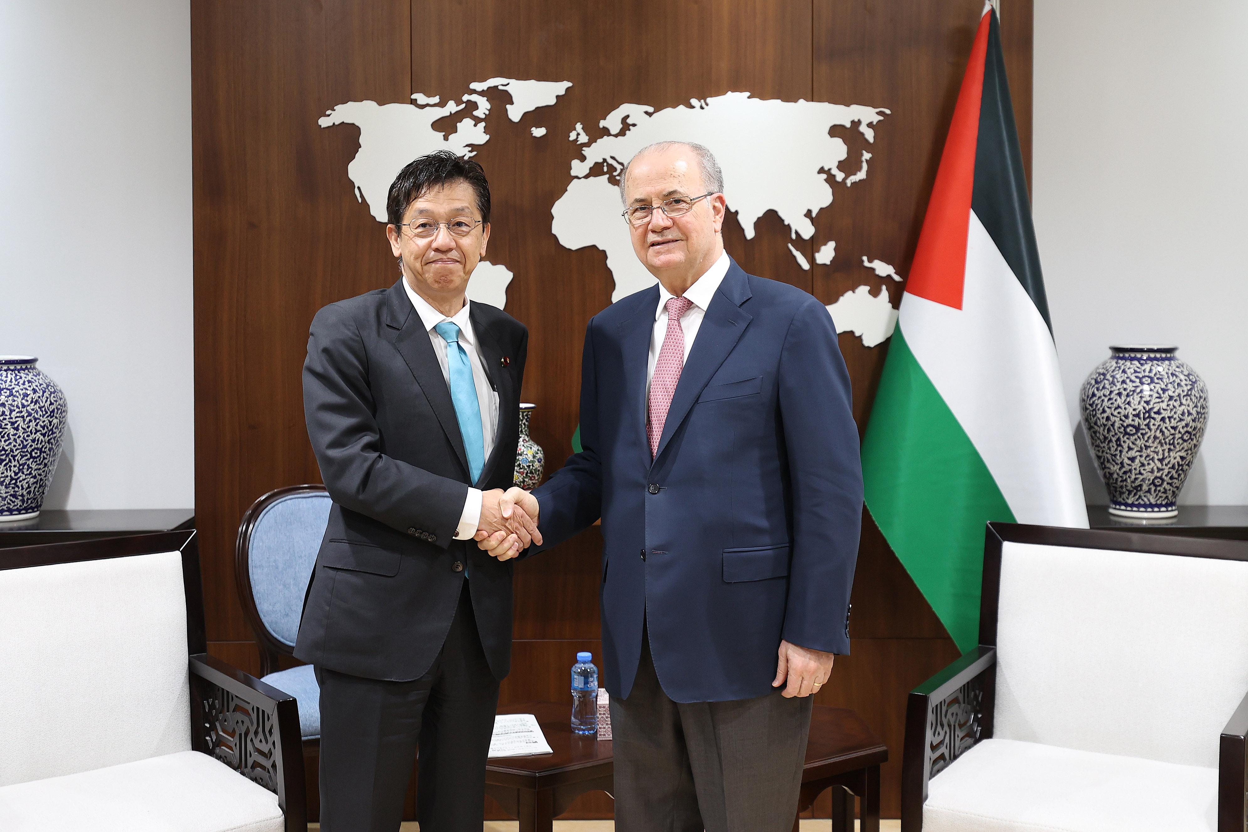 PM Mustafa urges international action to end Israeli war, realize Palestinian statehood in meeting with Japanese official