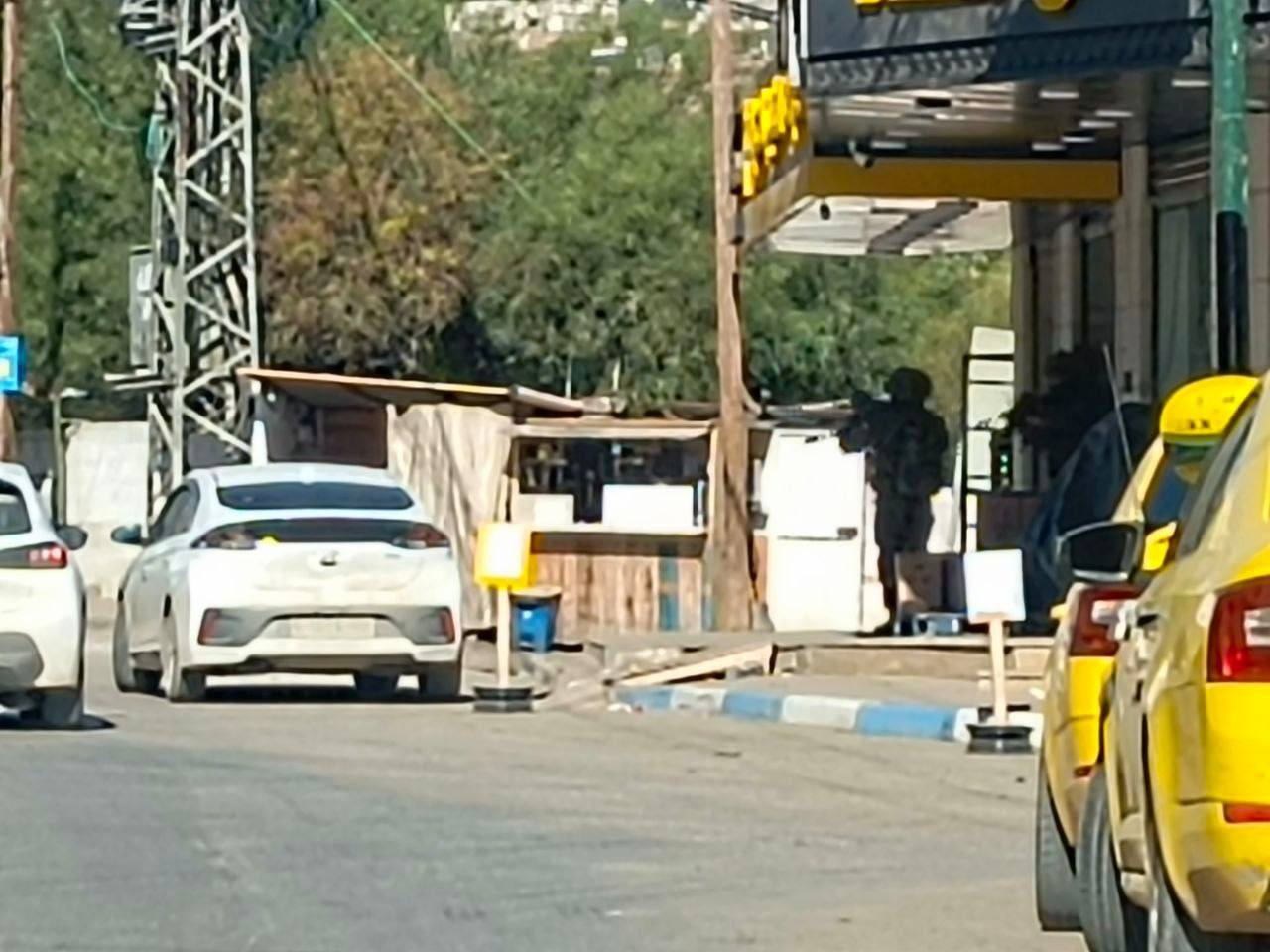 Undercover Israeli special forces raid Tubas area, amidst intense firing of gas bombs 
