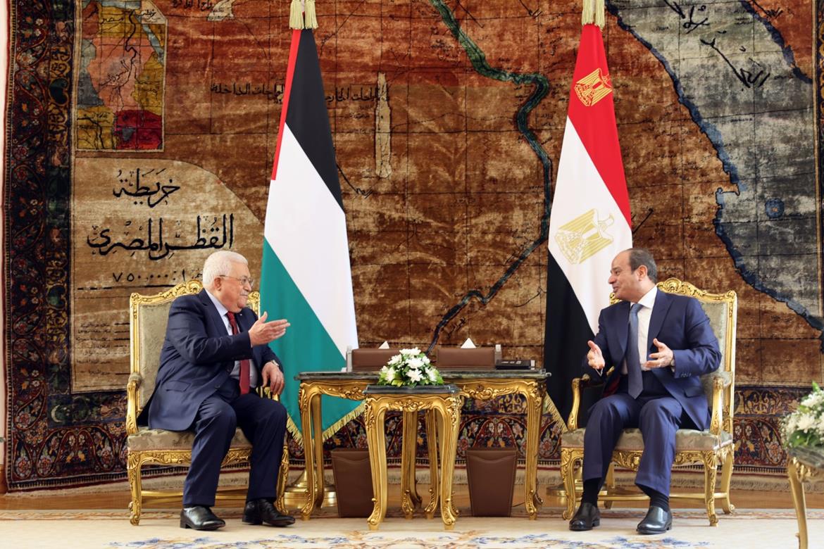 President Abbas meets his Egyptian counterpart in Cairo