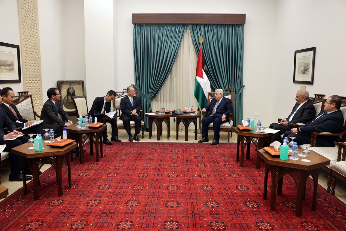 President Abbas meets Japanese Foreign Ministry Vice-Minister in Ramallah