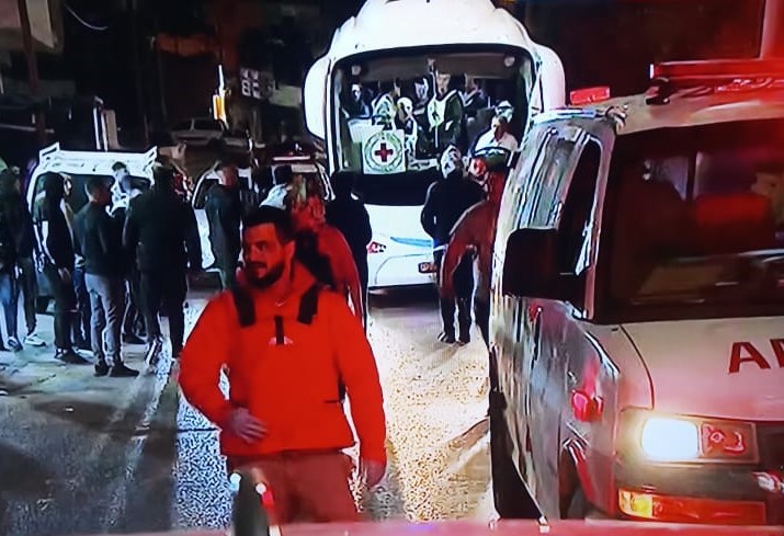 30 Palestinian prisoners released by Israel as part of the prisoner swap deal