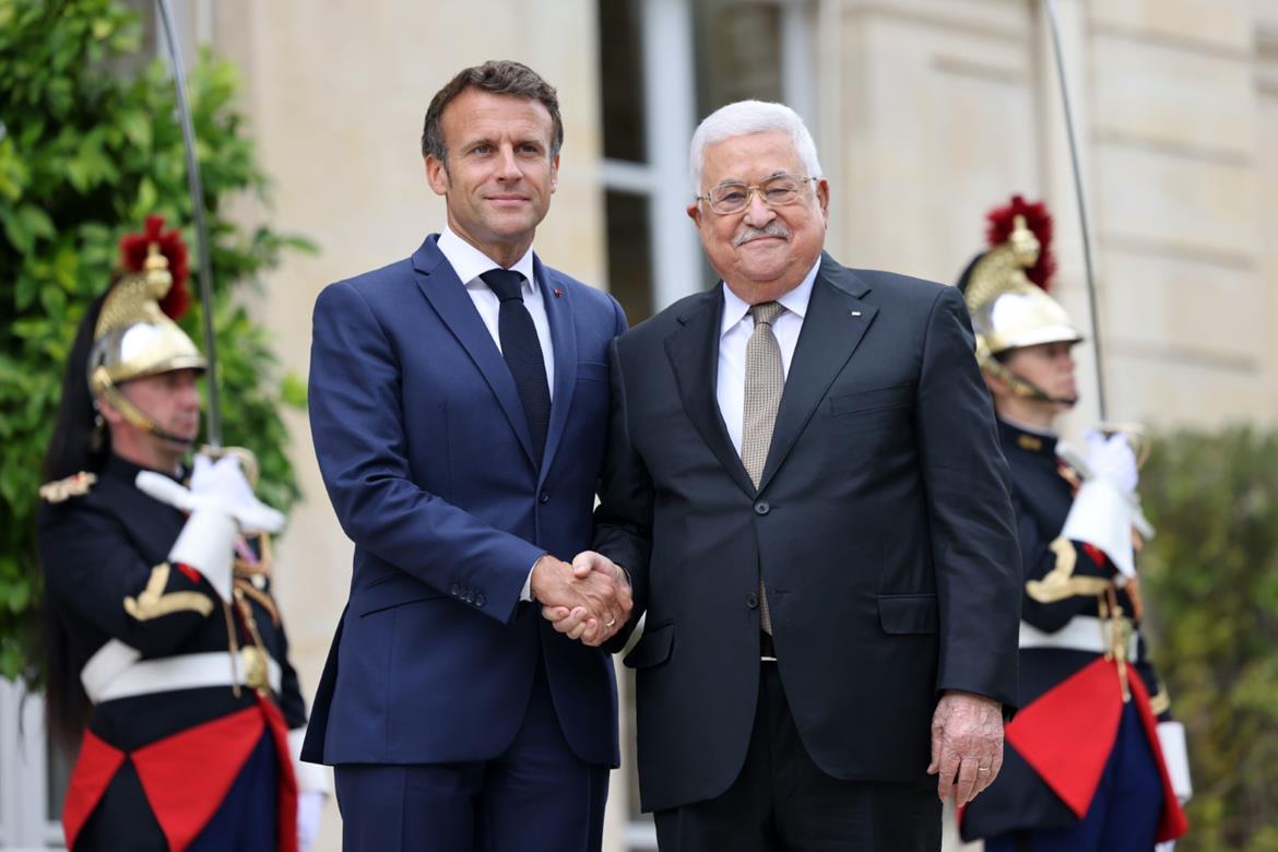 President Abbas commends France’s positions in support of just, lasting peace