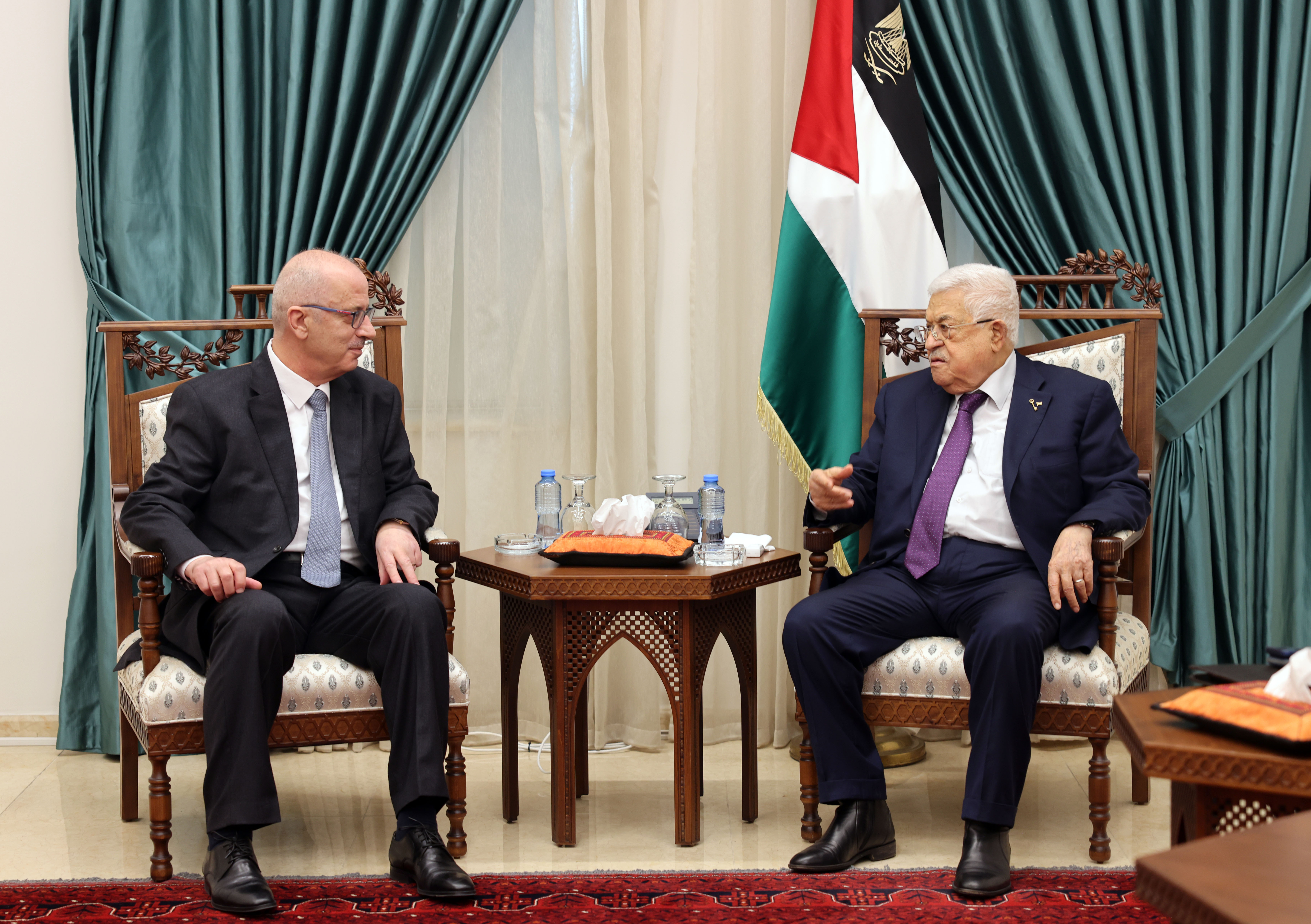 President Abbas issues presidential decree restructuring the Central Elections Committee headed by Rami Hamdallah