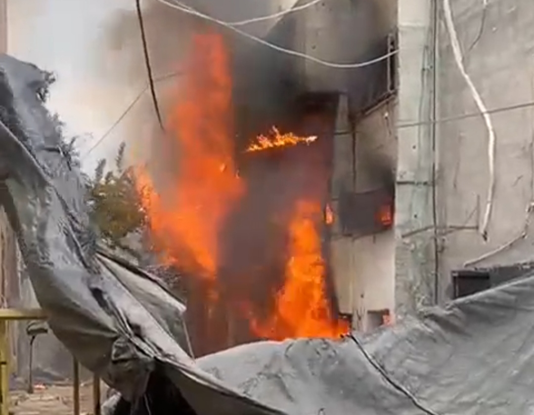Israeli occupation forces burn homes and cause widespread destruction in Nour Shams