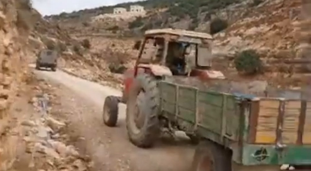 Israeli forces detain an elderly Palestinian farmer, confiscate his tractor in Salfit 