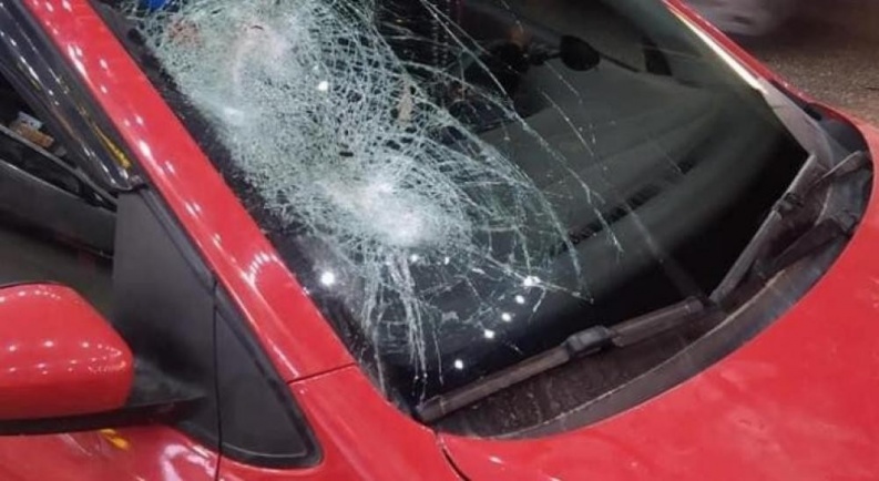 Israeli settlers stone Palestinian vehicles near Nablus
