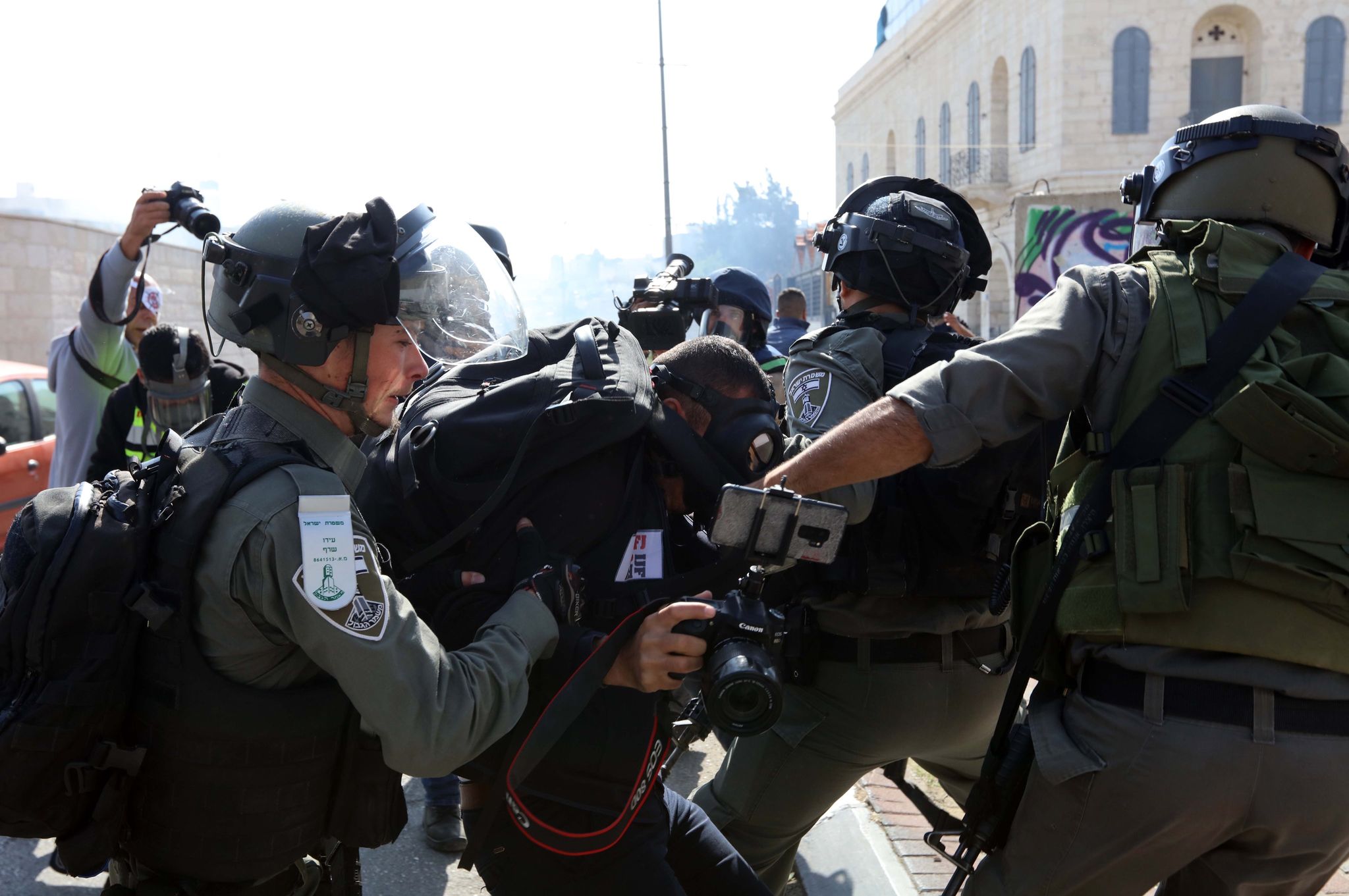WAFA documents 17 Israeli violations against journalists in October 