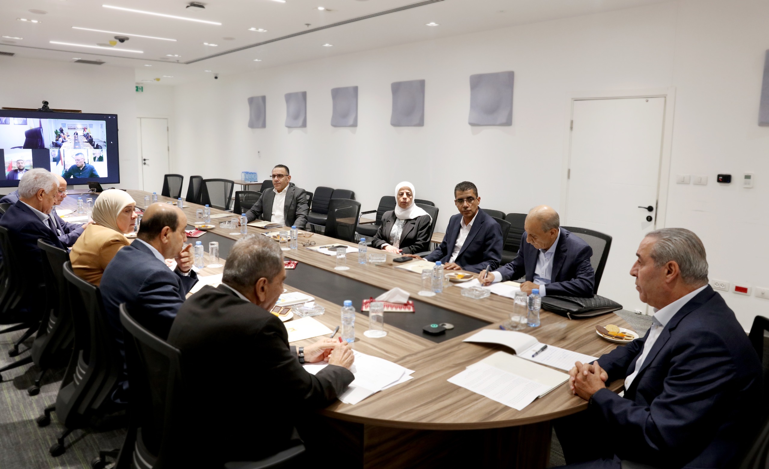 Fatah Central Committee discusses latest political developments and calls for national unity