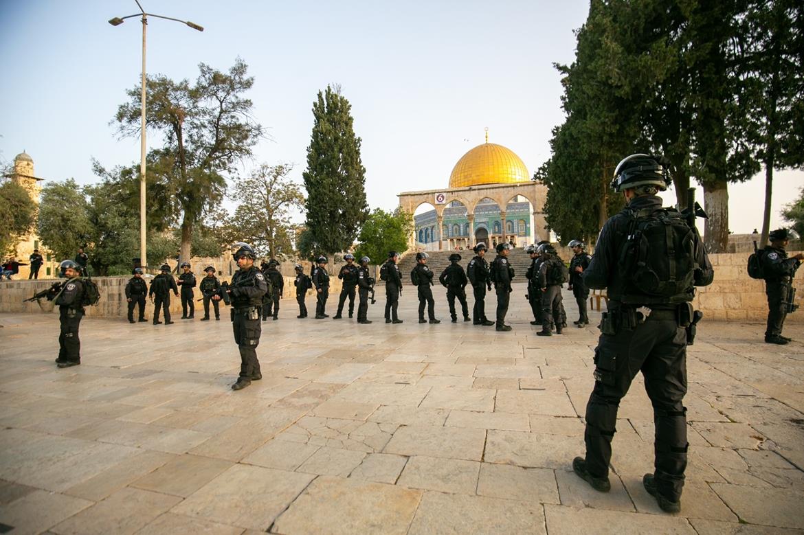 Scores injured in yet a fresh Israeli raid on Al-Aqsa Mosque 