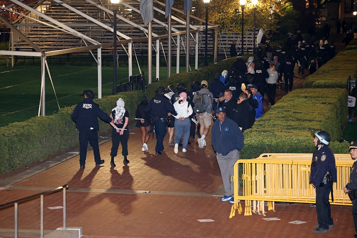 Pro-Palestinian protests spread at US universities as police crack down