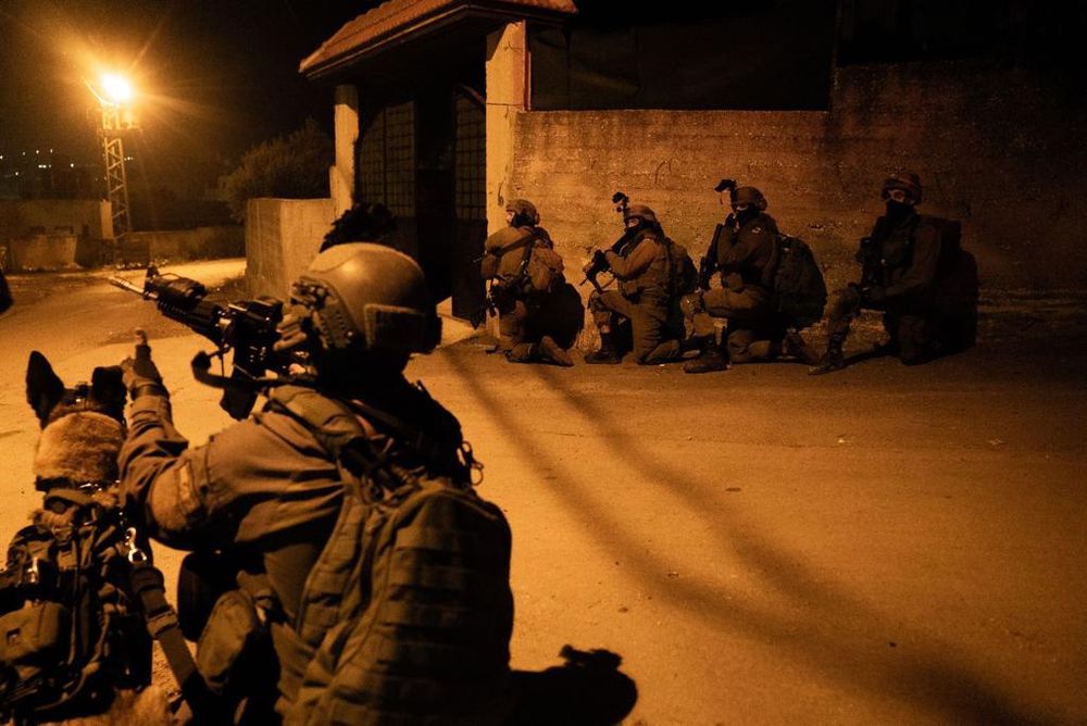 Occupation forces detain seven Palestinians in military raids in West Bank 