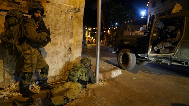 Occupation soldiers detain six Palestinians in West Bank