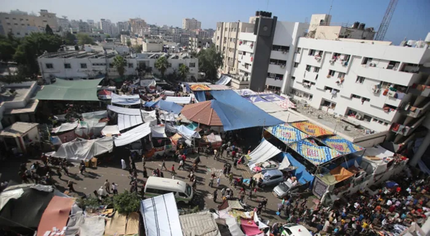 Israeli occupation forces continue their massive bombardment around Gaza's Al Shifa Hospital 