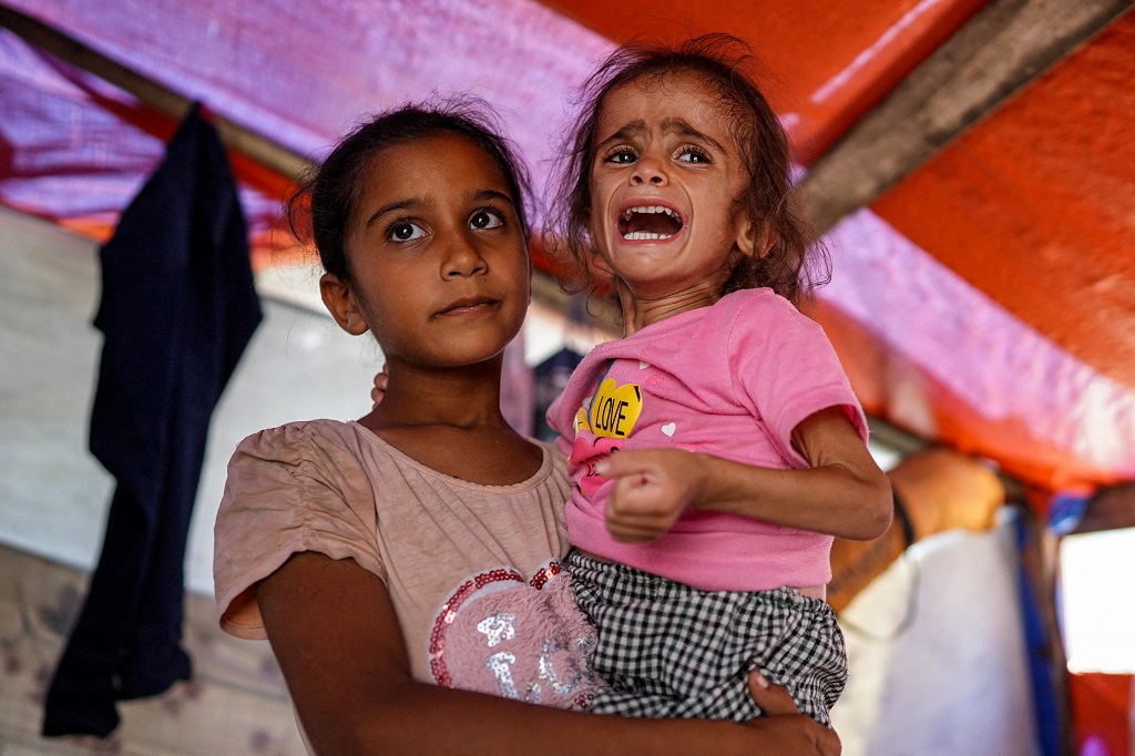 WHO Regional Director: Some Gaza residents are drinking sewage water and eating animal feed 