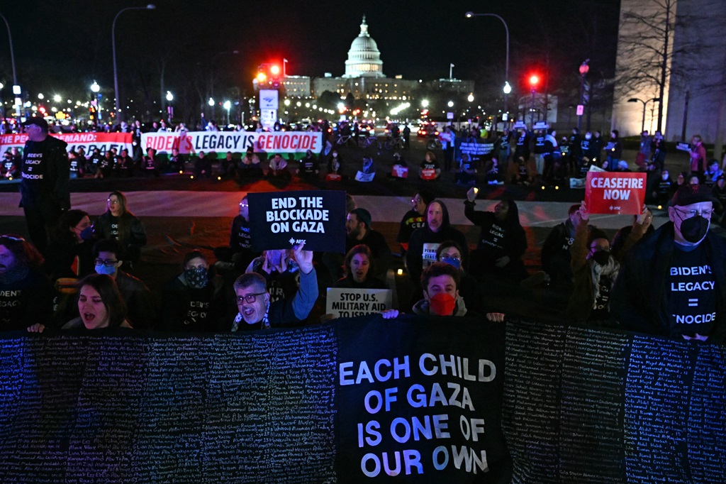 Protesters demanding Gaza ceasefire disrupt Biden's route to State of the Union Address