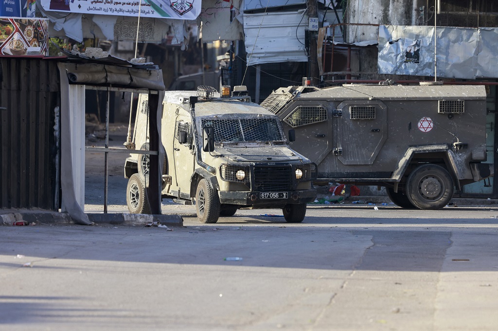 Two Palestinians injured by live ammunition during Israeli military incursion of Balata camp in Nablus 