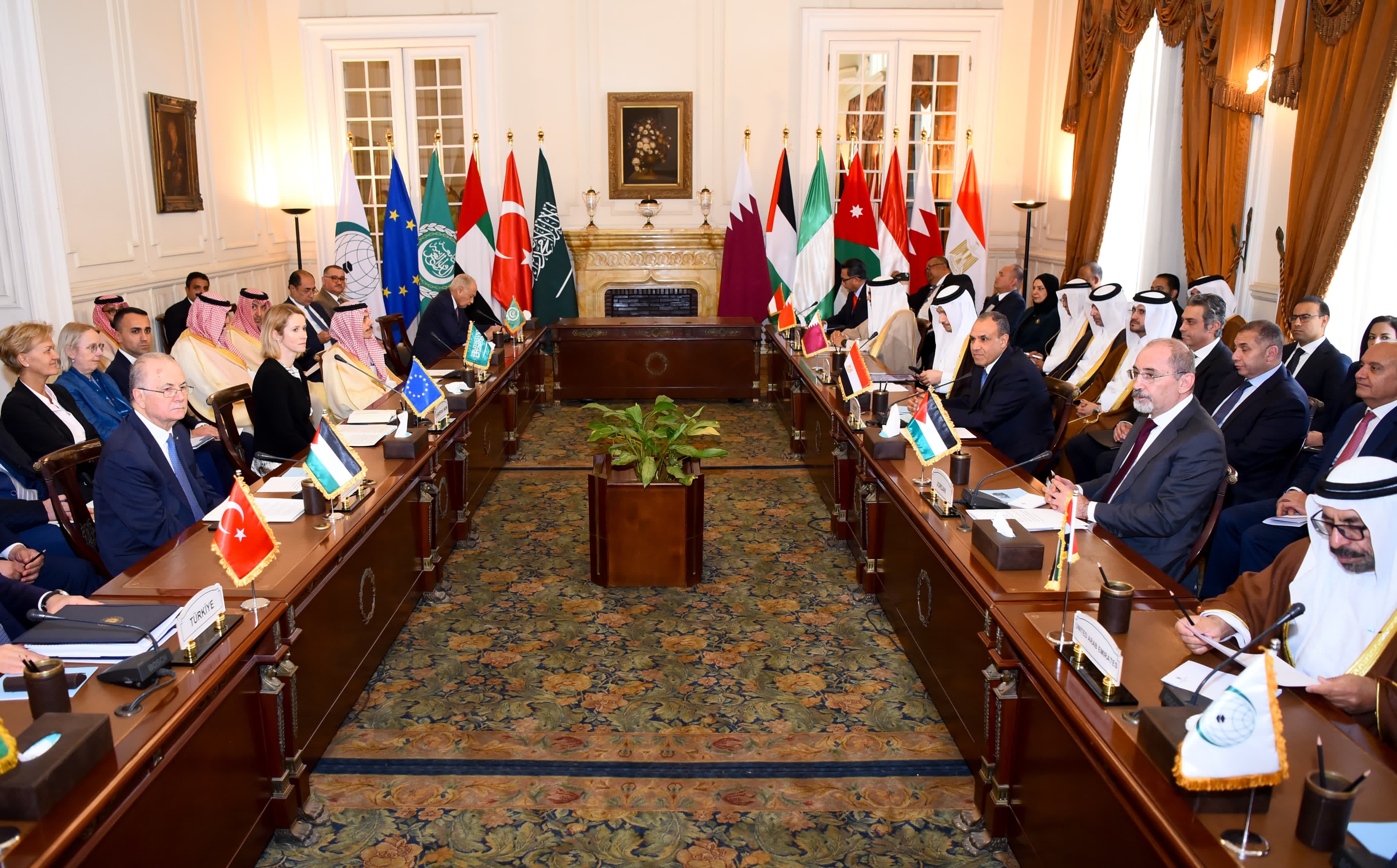 Arab-Islamic Ministerial Committee affirms unity of Palestinian territories and rejects the transfer or displacement of Palestinian People