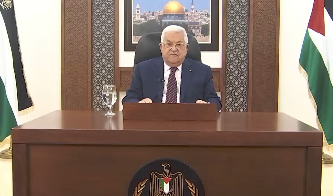 President Abbas reaffirms commitment to a just peace based on international resolutions  