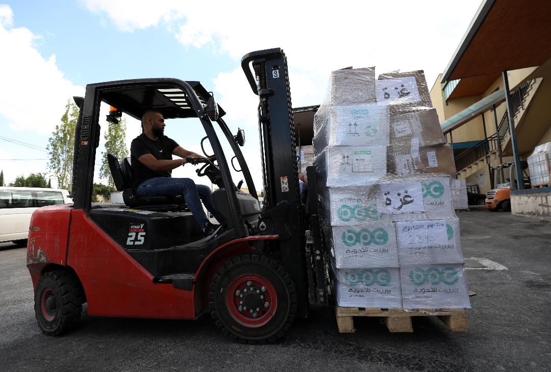  Ministry of Health sends five trucks of medicines and medical supplies to the Gaza Strip