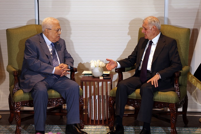 On sidelines of 33rd Arab Summit, President Abbas discusses latest development in Palestine with Iraqi counterpart 